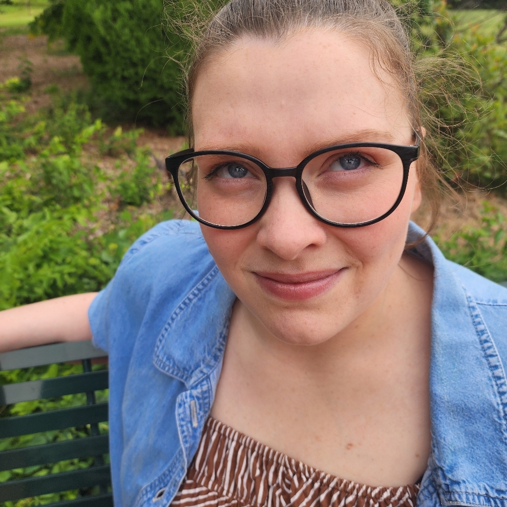 Meet your Posher, Alyssa